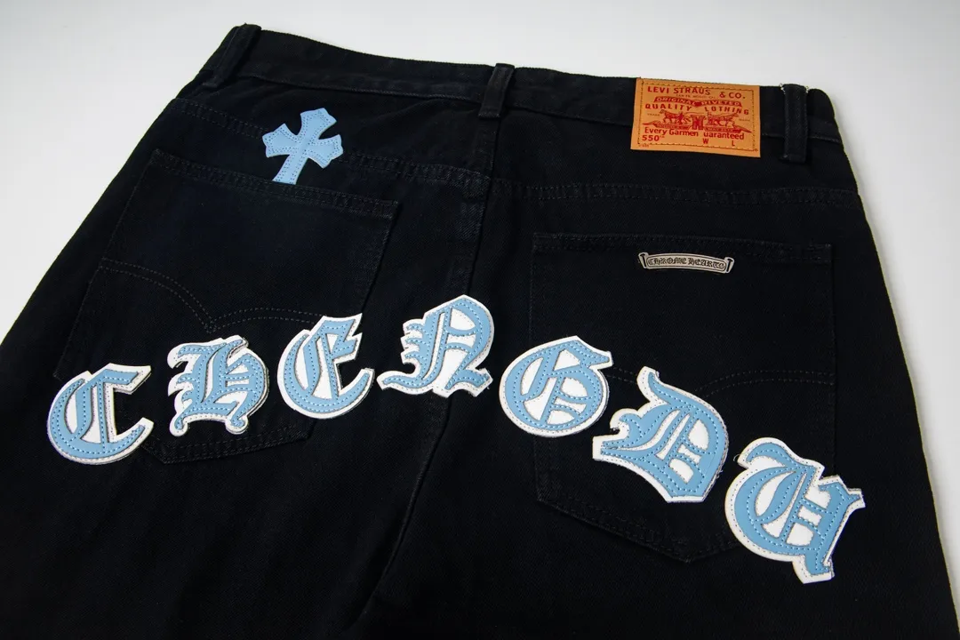 P270 model number Y847 Chrome Hearts & CH city limited series Sanskrit cross patch patchwork leather jeans require finished products to be washed and then disassembled and hand-stitched with sheepskin cross leather and then spliced ​​together to complete. The whole process is too complicated to explain. The texture can be seen in the hand, and it looks good. The styles with different washed textures are very friendly to people with thin legs and thick legs. The straight version is very flattering to the leg shape. The moderate length is timeless and can be matched easily and casually. It is the basic styling foundation for various styles and is a must-have in the wardrobe! The fabric is stiff but also makes the upper body soft without losing texture. The washing process is even more perfect. It is a must-have item for everyone! ! ! Washed wheat, hang tag, pants label, three labels are complete, the upper body effect is particularly stiff and stylish, super stylish, same style for men and women - Color: Size: 28 30 32 34